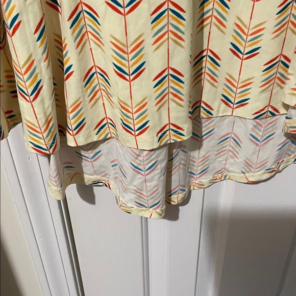 LuLaRoe Cream High Low Dress with Red and Blue Pattern - Picture 4 of 14